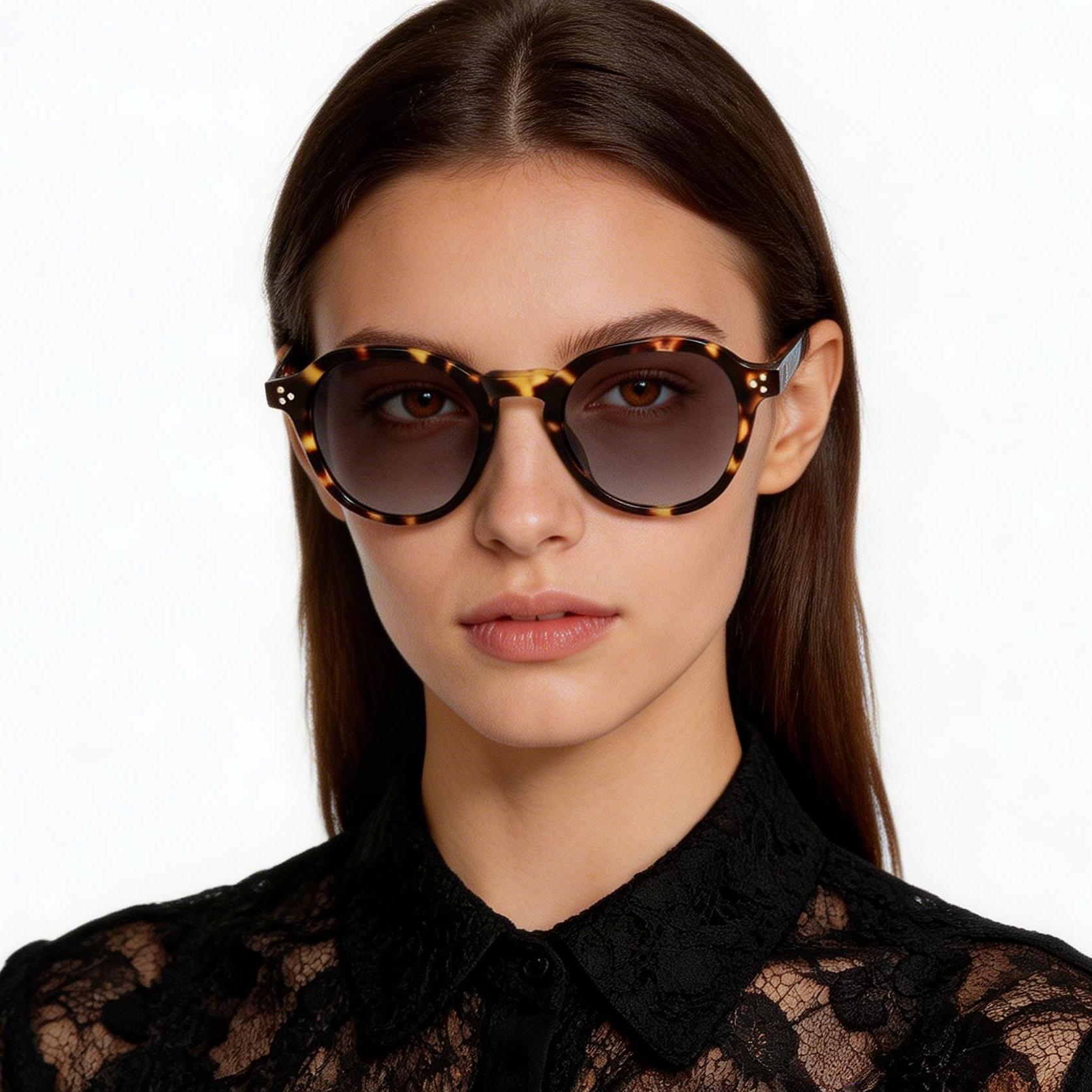 bs2607-0593_tortoiseshell_oval_acetate_sunglasses_model