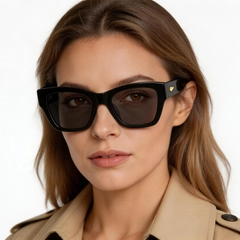 bs2607-0594_black_butterfly_acetate_sunglasses_model