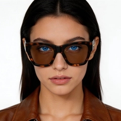 bs2607-0597_tortoiseshell_butterfly_acetate_sunglasses_model
