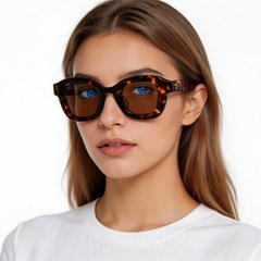 bs2607-0613_tortoiseshell_rectangular_acetate_sunglasses_model