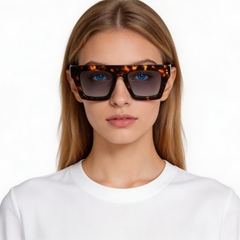 bs2607-0617_tortoiseshell_rectangular_acetate_sunglasses_model