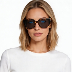 bs2607-0622_tortoiseshell_rectangular_acetate_sunglasses_model