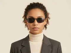 BS2607-0624_Black_Oval_Metal_Polarized Sunglasses-tryon_female