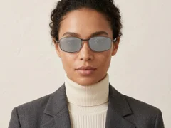 BS2607-0631_Grey_Oval_Metal_Polarized Photochromic Glasses-tryon_female