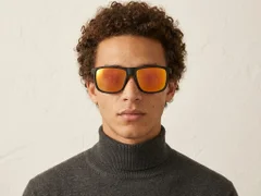BS2607-0636_Black_Rectangular_Plastic_Polarized Photochromic Glasses-tryon_male