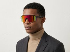 BS2607-0656_Black_Aviator_Plastic_Sunglasses-tryon_male