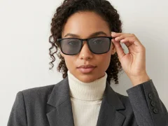 BS2607-0697_Black_Rectangular_Plastic_Polarized Sunglasses-tryon_female