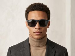BS2607-0703_Black_Aviator_Plastic_Polarized Sunglasses-tryon_male