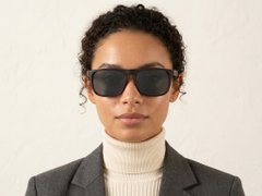 BS2607-0708_Black_Aviator_Plastic_Polarized Sunglasses-tryon_female