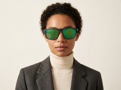 BS2607-0710_Black_Aviator_Plastic_Polarized Sunglasses-tryon_female