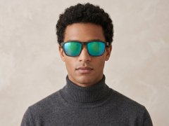 BS2607-0714_Black_Aviator_Plastic_Polarized Sunglasses-tryon_male