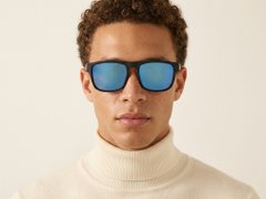 BS2607-0717_Black_Aviator_Plastic_Polarized Sunglasses-tryon_male