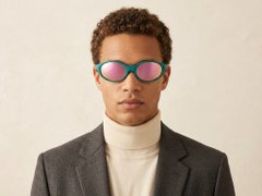 BS2607-0736_Green_Oval_Plastic_Polarized Sunglasses-tryon_male