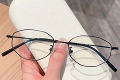 BS423-0267_Black_Geometric_Titanium_Glasses_front