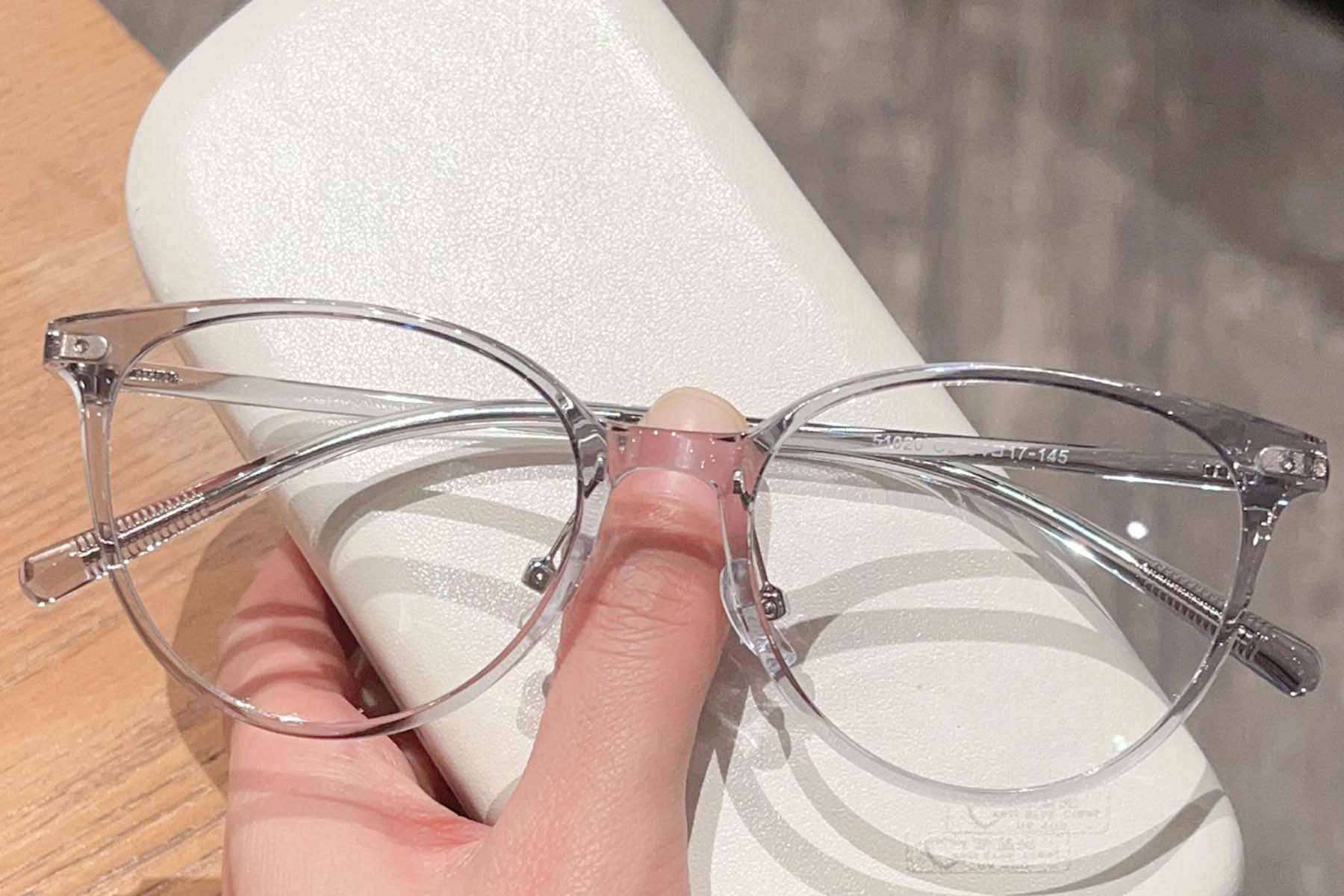 BS423-0279_Grey_Oval_TR90_Glasses_front