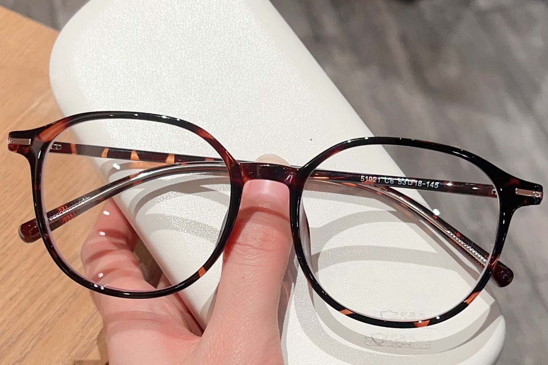 BS423-0288_Tortoiseshell_Oval_TR90_Glasses_front