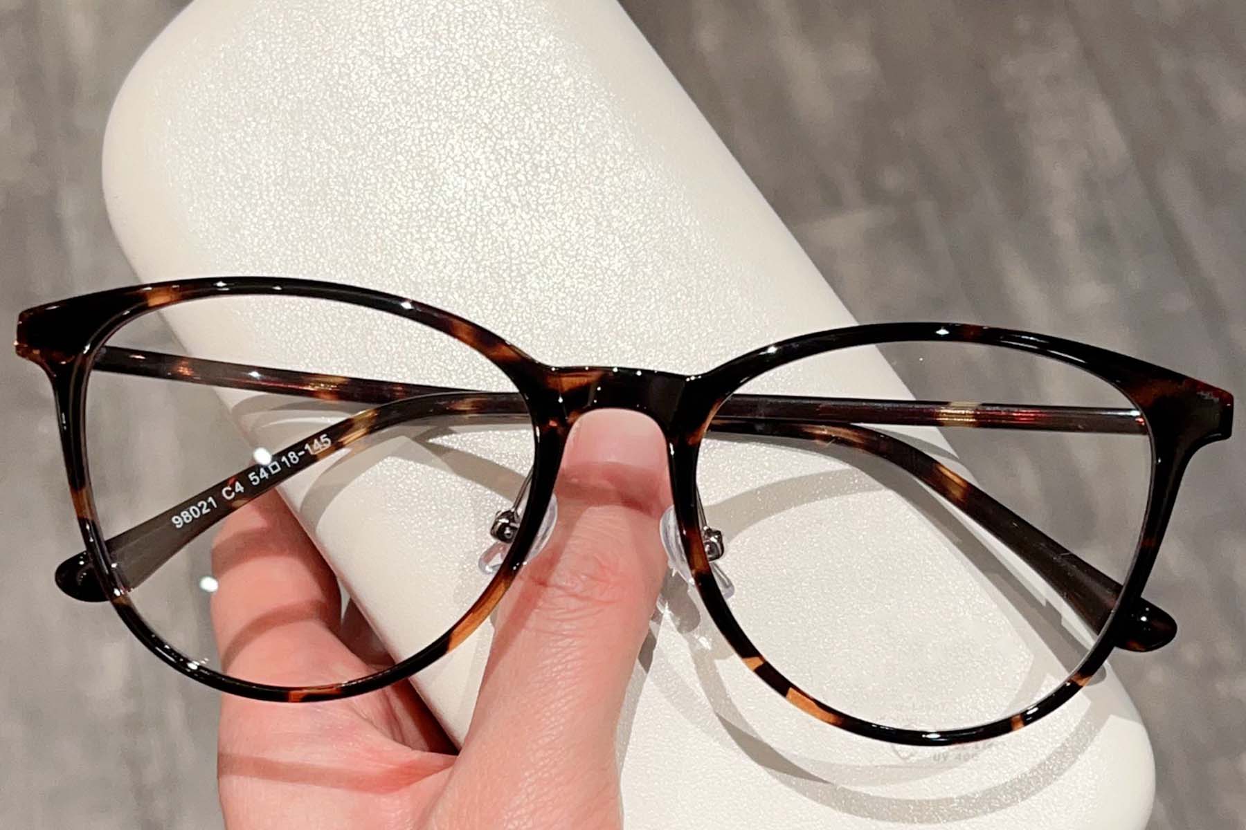 BS423-0314_Tortoiseshell_Oval_Acetate_Glasses_front