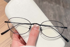 BS423-0319_Black_Oval_Titanium_Glasses_front