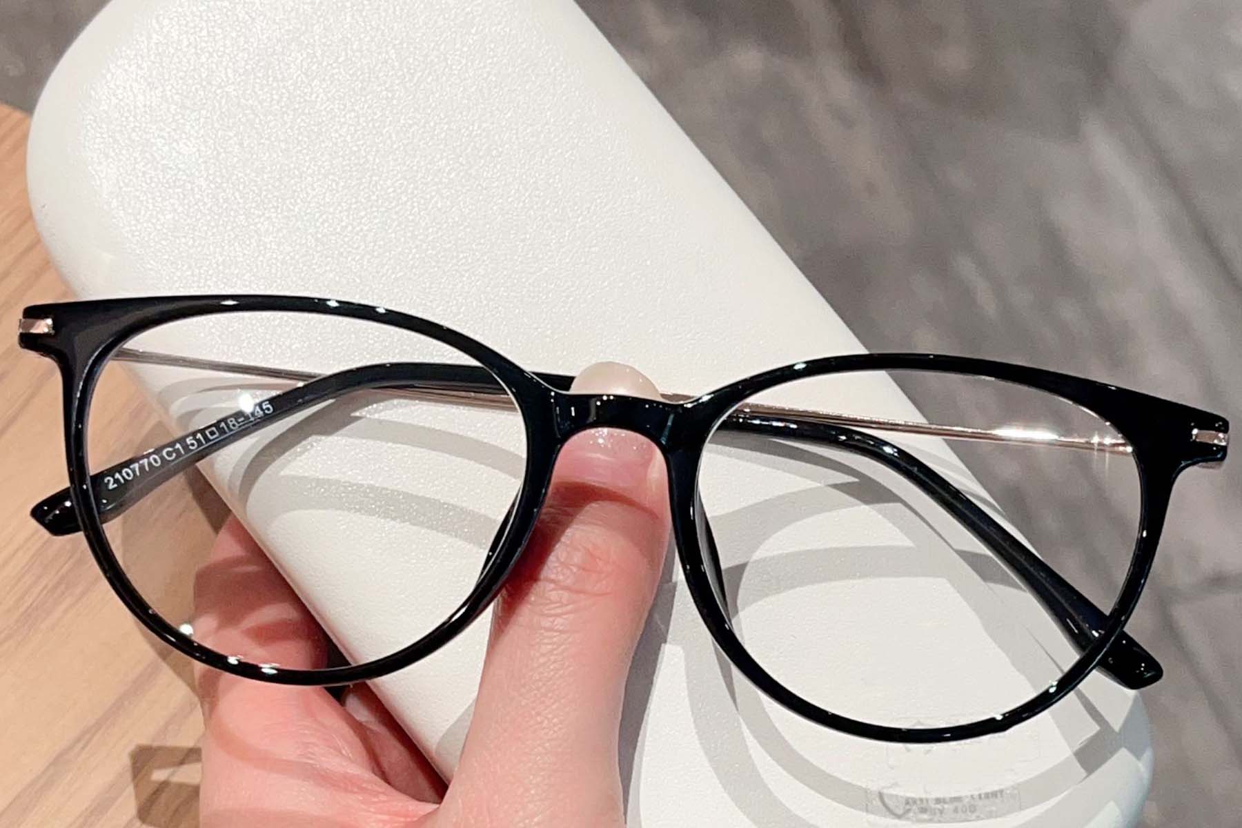 BS423-0330_Black_Oval_TR90_Glasses_front