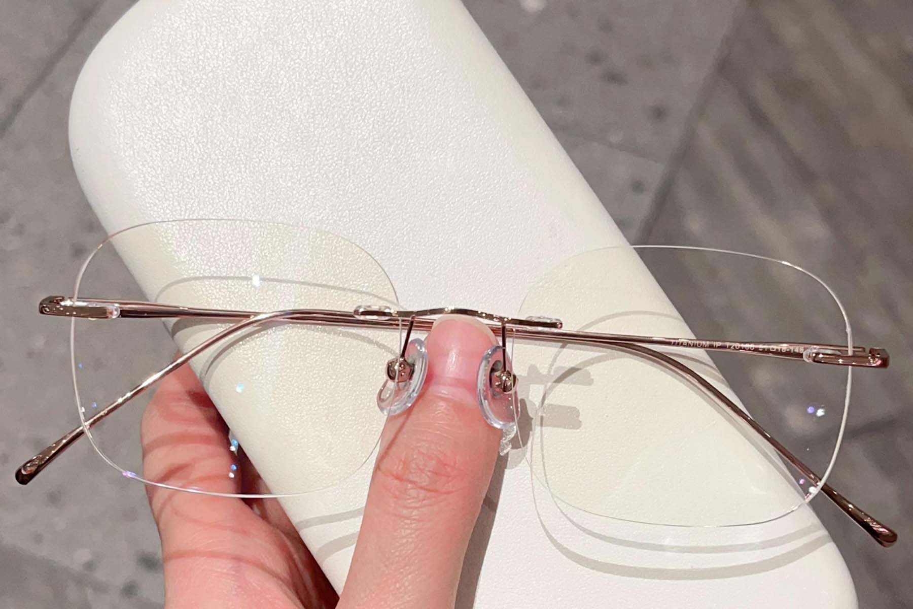 BS423-0339_Pink_Invisible_Titanium_Glasses_front