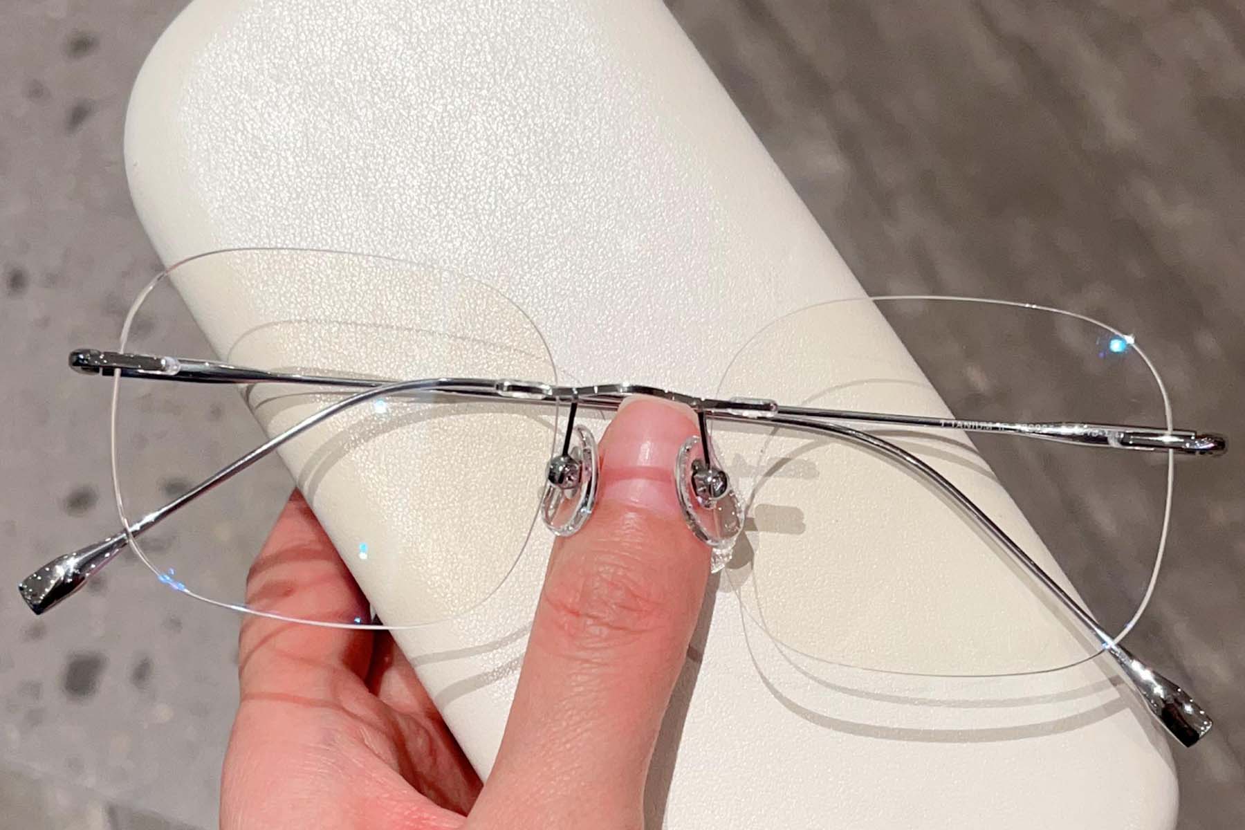 BS423-0345_Silver_Invisible_Titanium_Glasses_front