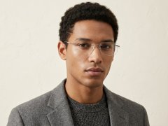 BS423-0352_Silver_Invisible_Titanium_Glasses-tryon_male