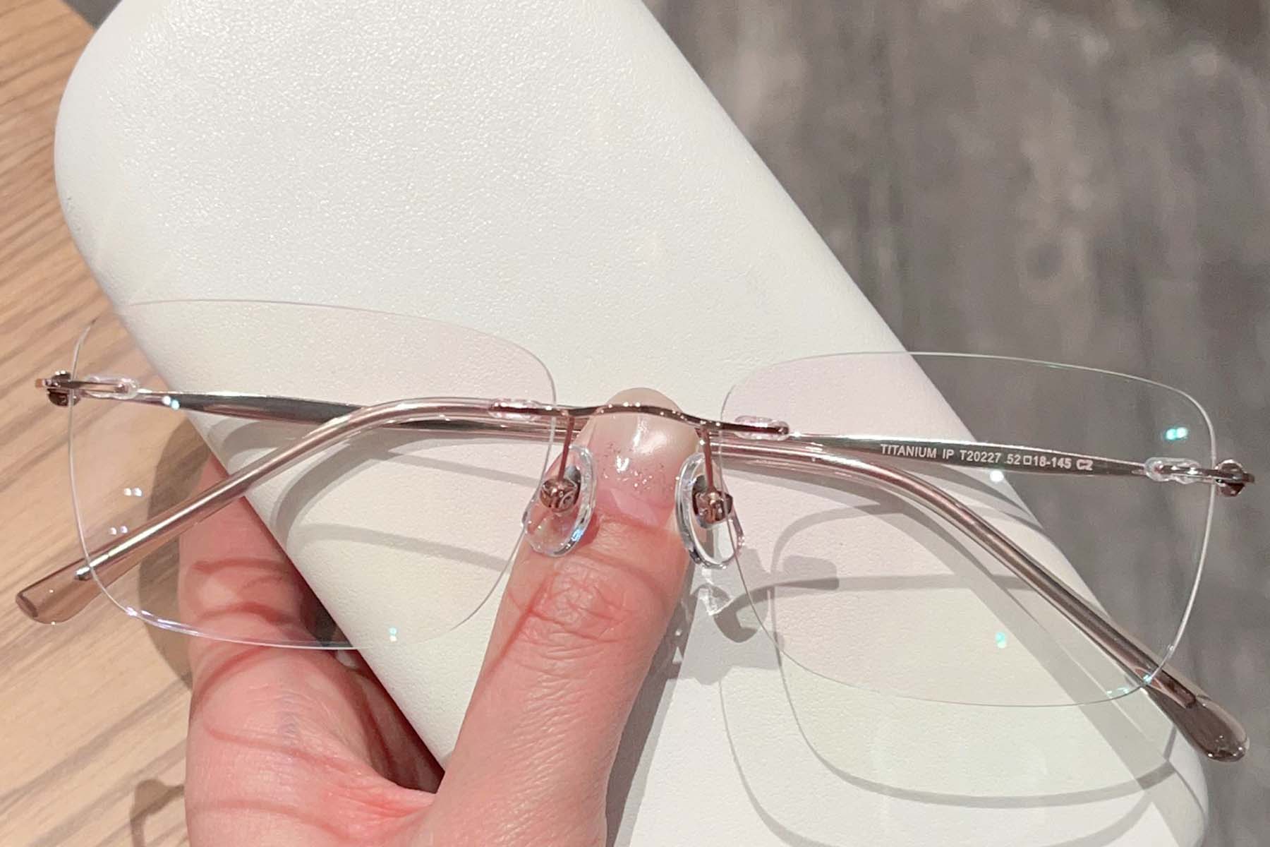 BS423-0353_Pink_Invisible_Titanium_Glasses_front