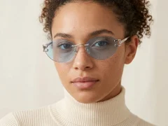 BS423-0394_Silver_Invisible_Metal_Sunglasses-tryon_female