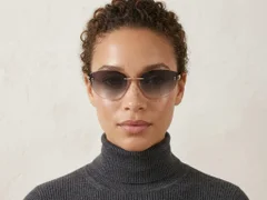 BS423-0397_Golden_Invisible_Metal_Sunglasses-tryon_female