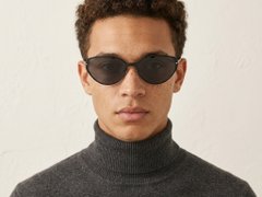 BS423-0412_Black_Butterfly_Metal_Sunglasses-tryon_male
