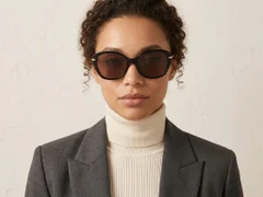 BS423-0425_Black_Butterfly_TR90_Sunglasses-tryon_female