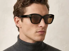 BS423-0425_Black_Butterfly_TR90_Sunglasses-tryon_male