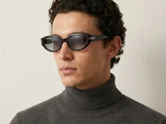 BS423-0428_Black_Oval_TR90_Sunglasses-tryon_male