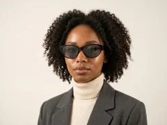 BS423-0432_Black_Oval_TR90_Sunglasses-tryon_female