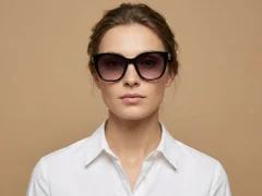 BS423-0446_Black_Butterfly_TR90_Sunglasses-tryon_female