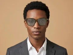 BS423-0448_Green_Butterfly_TR90_Sunglasses-tryon_male