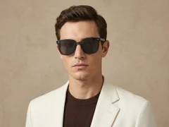 BS423-0450_Grey_Rectangular_TR90_Sunglasses-tryon_male