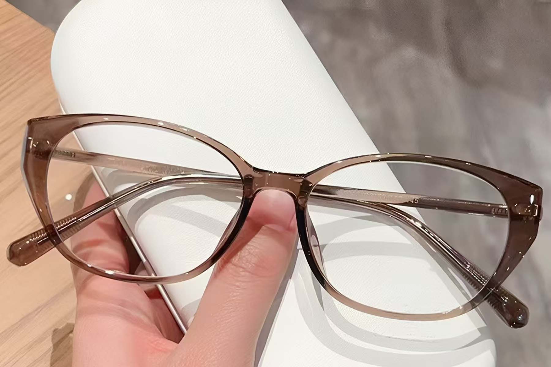 BS423-0521_Brown_Oval_TR90_Glasses_front