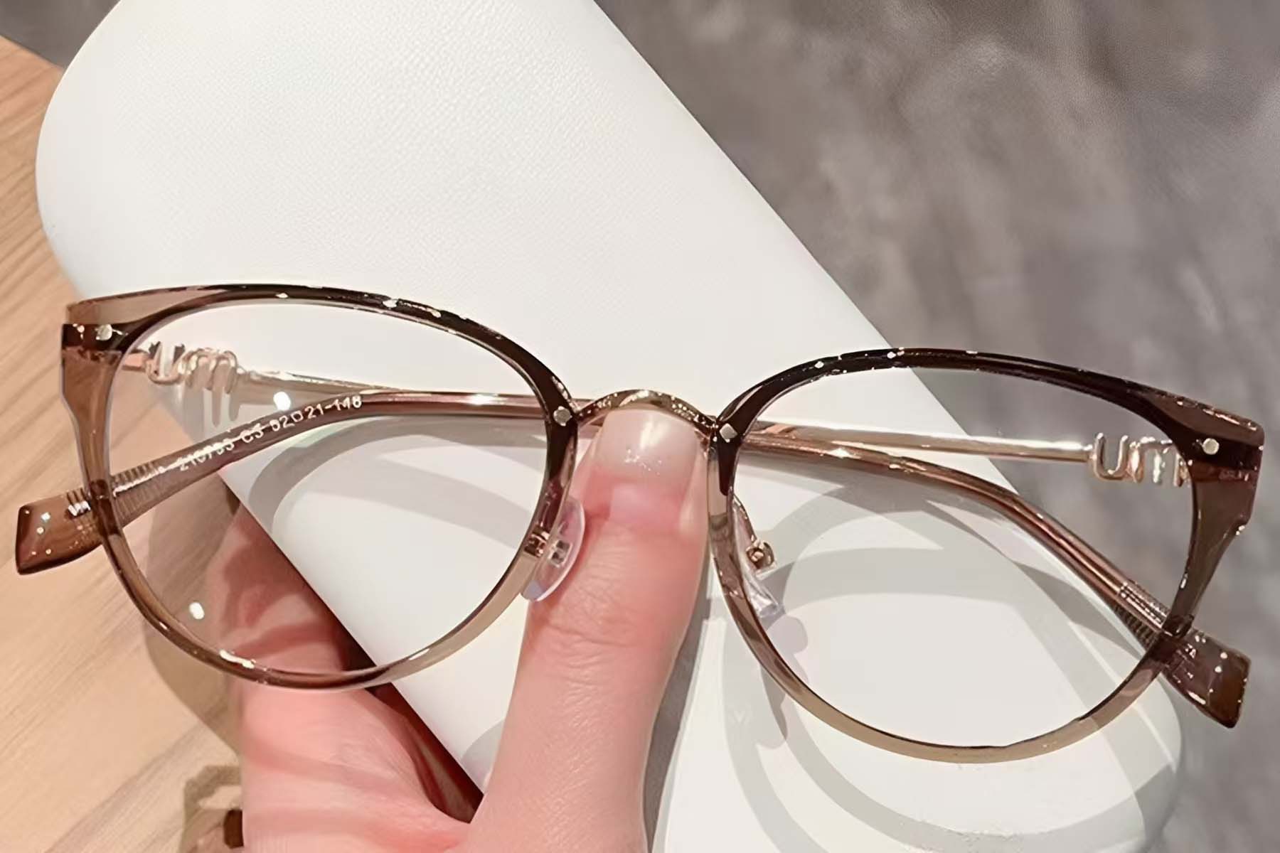BS423-0545_Brown_Oval_TR90_Glasses_front