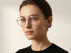 BS423-0551_Black_Geometric_Titanium_Glasses-tryon_female