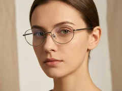BS423-0599_Grey_Butterfly_Titanium_Glasses-tryon_female