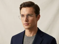 BS423-0602_Silver_Oval_Titanium_Glasses-tryon_male