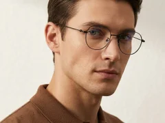 BS423-0605_Black_Oval_Titanium_Glasses-tryon_male