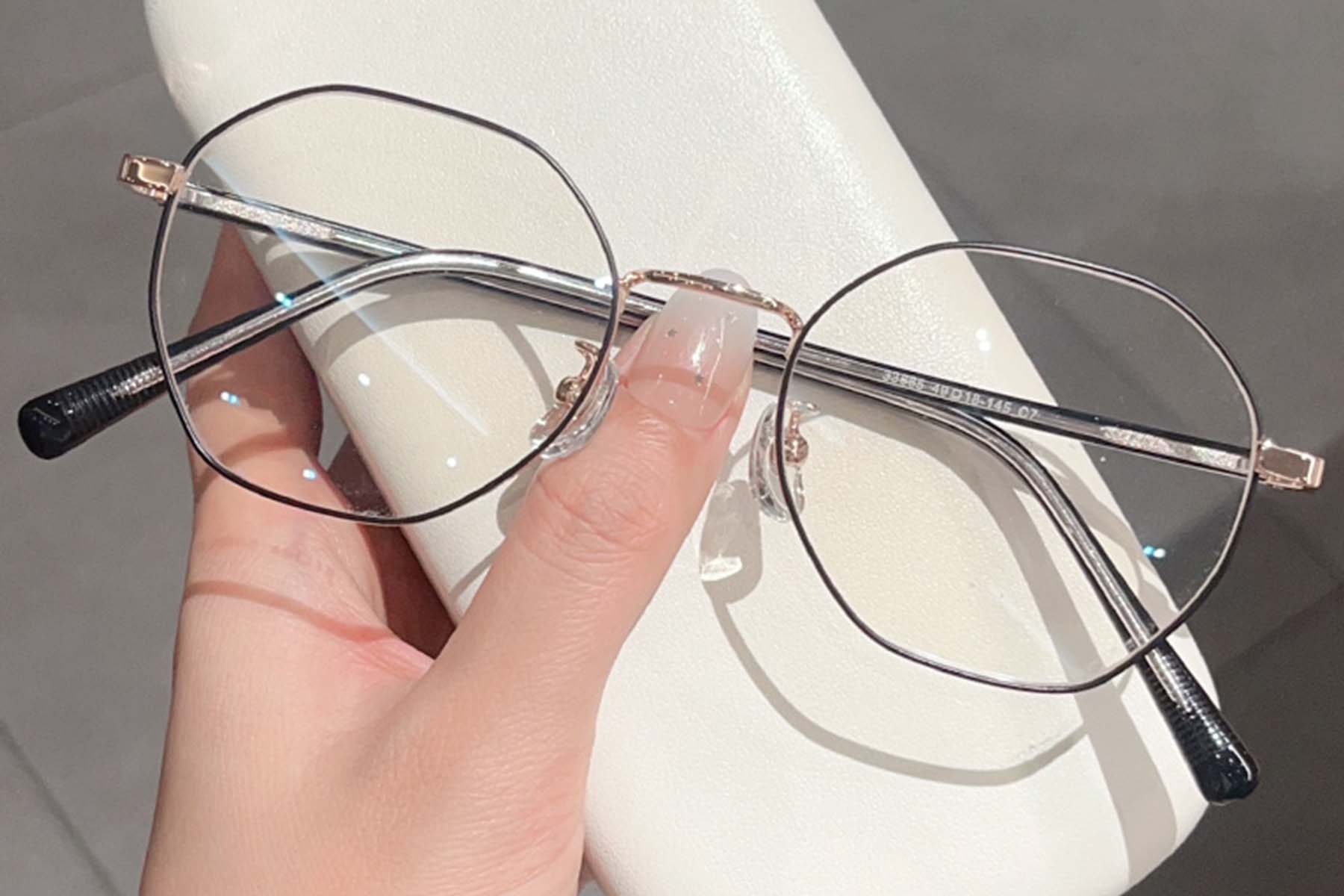 BS423-0617_Black_Geometric_Metal_Glasses_front