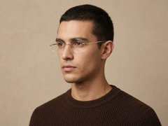 BS423-0660_Golden_Invisible_Titanium_Glasses-tryon_male
