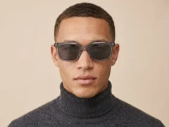 BS522-0210_Grey_Rectangular_Acetate_sunglasses_corner-tryon_male