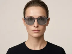 BS522-0217_Grey_Oval_Acetate_sunglasses_corner-tryon_female