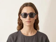 BS522-0218_Blue_Oval_Acetate_sunglasses_corner-tryon_female