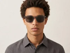 BS522-0233_Grey_Rectangular_Acetate_sunglasses-tryon_male