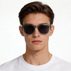 bs522-0233_grey_rectangular_acetate_sunglasses_model